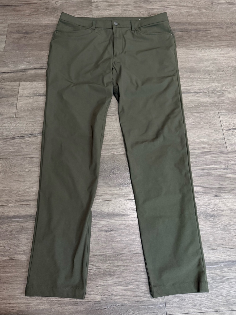 Lululemon ABC Slim-Fit 5 Pocket Pant 37" *Warpstreme
Dark Olive